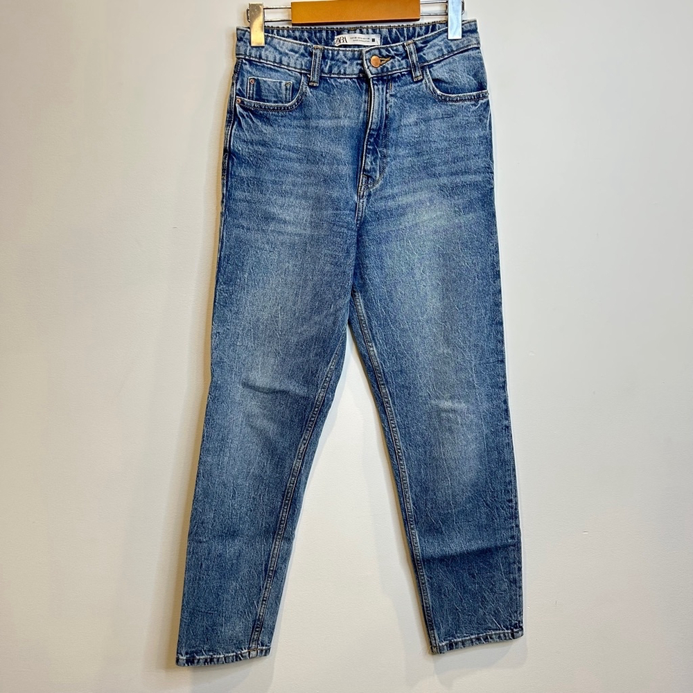 Zara Women’s High Rise Straight Leg Jeans Blue